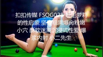 漂亮美女唱歌唱开心了直接露奶露逼给你看