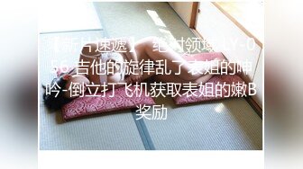 几乎赤裸黄筒裙极品小妹